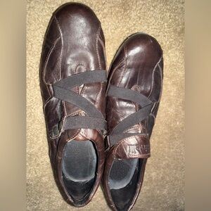 Minelli Brown Leather Women's Flats - bought in Paris worn once